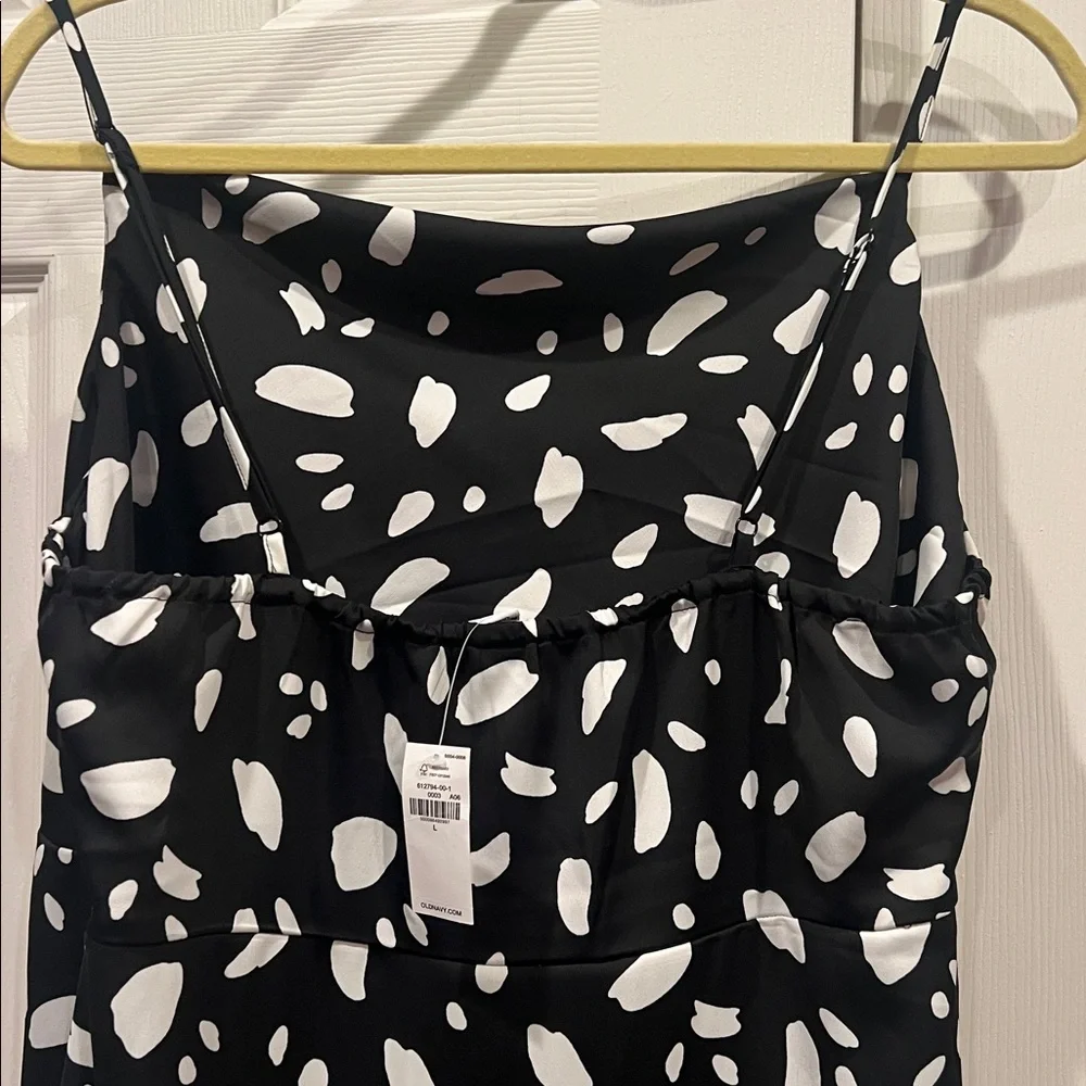 Old Navy Black and White Patterned Midi Dress - Picture 8 of 9